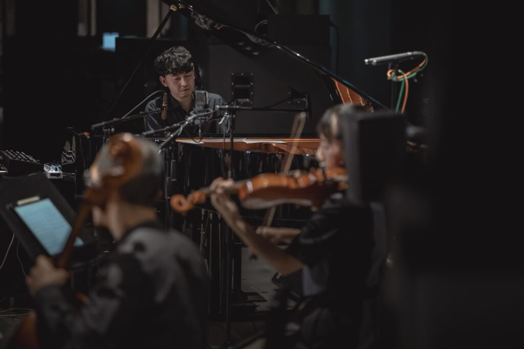 Voices A Piano Whose Dignified Strength Resonates Through the Stillness The Origin of “Sound” Sought by the Rising Musician, Marihiko Hara.のアイキャッチ画像